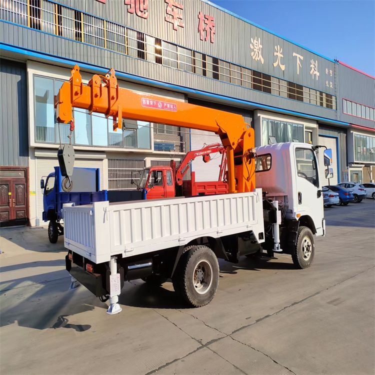 大村乡三轮随车吊定制 农用改装机自备吊中瑞长期出售